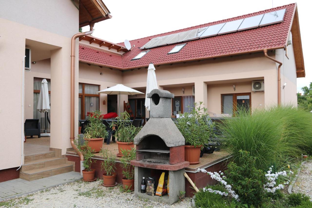 Ferienwohnung Hortobagyi Kemences Vendeghaz Exterior foto